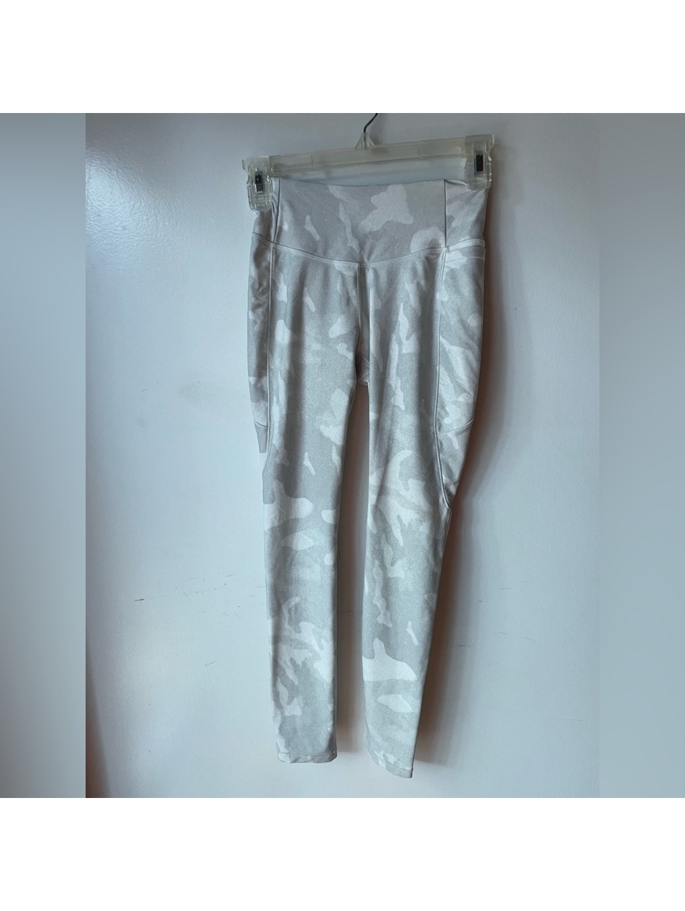 Women’s Calia XS White and Gray Camo Yoga Pants Tote8